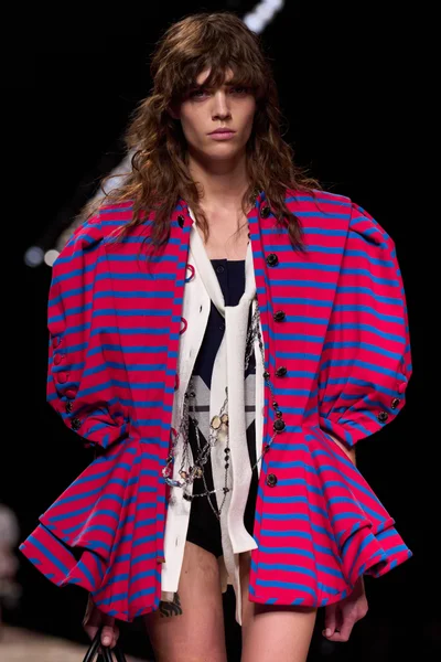 Look 4